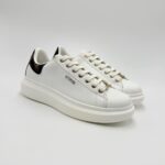 Guess- Salerno - Image 2